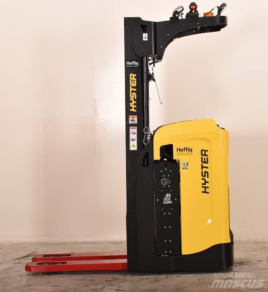 Hyster RS1.6 보행식 리치 지게차