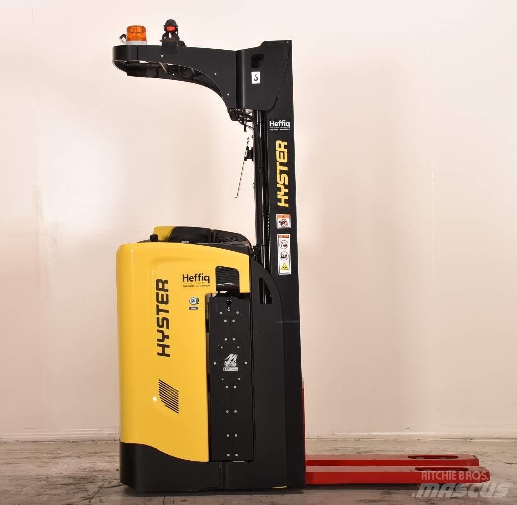 Hyster RS1.6 보행식 리치 지게차