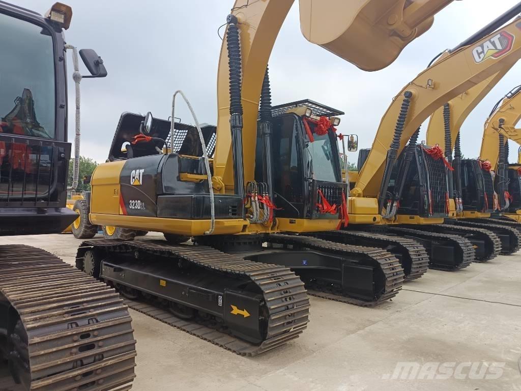 CAT 323 D2L 대형 굴삭기 29톤 이상