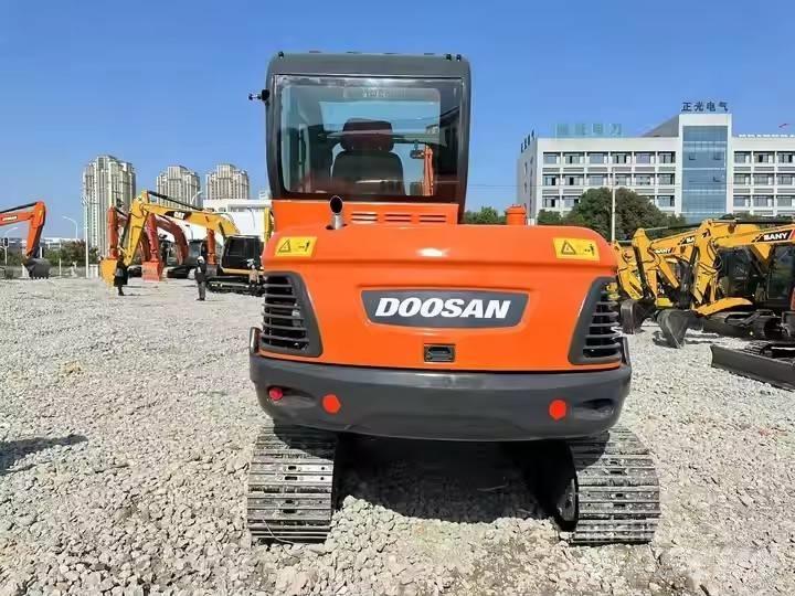 Doosan DX60-9C 대형 굴삭기 29톤 이상