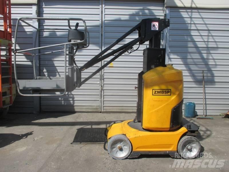 Manitou 100 VJR 인원/화물 앨리베이터
