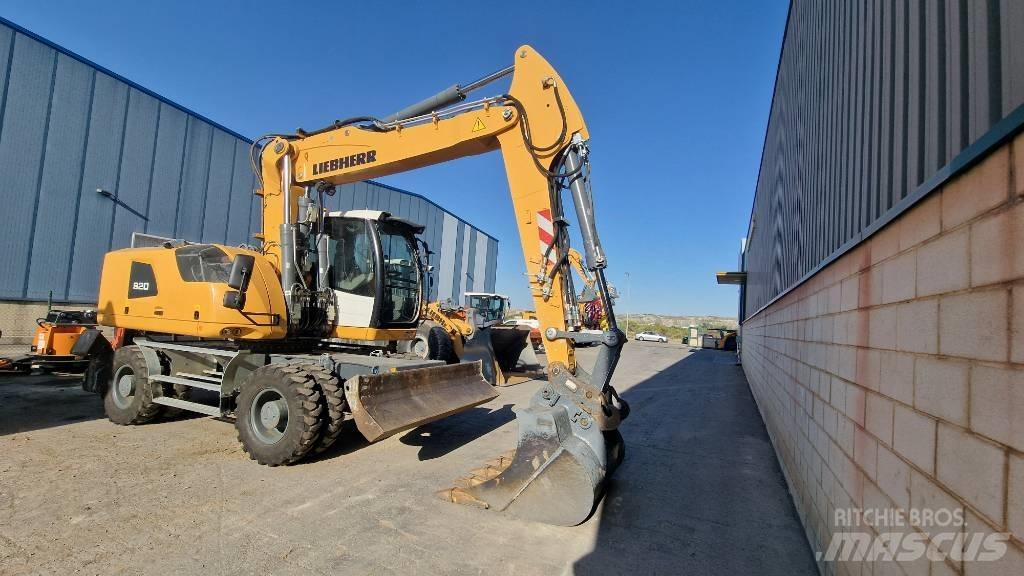 Liebherr A 920  휠 굴삭기