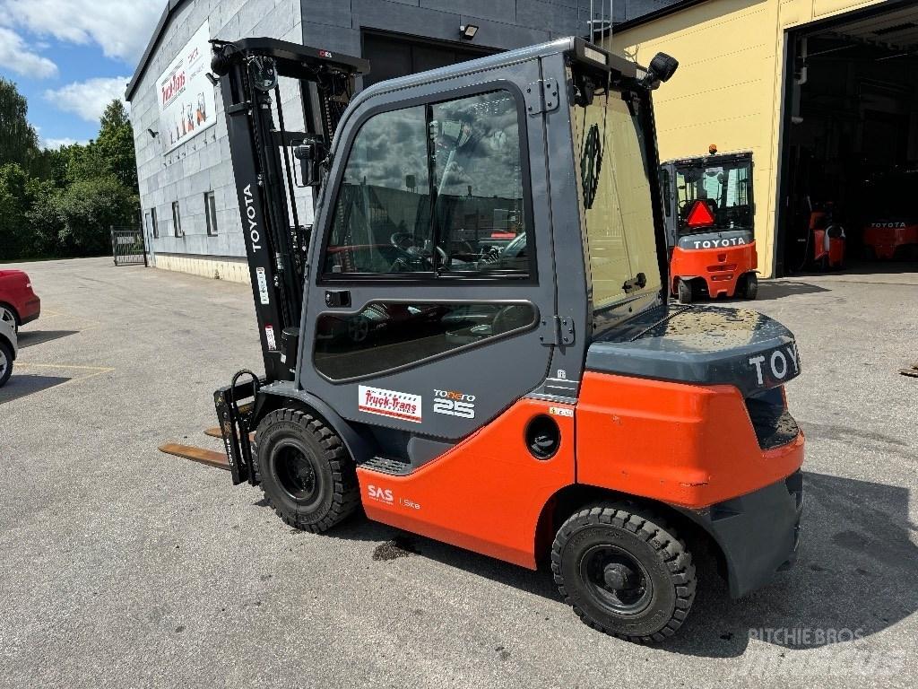 Toyota 52-8FDF25 디젤 지게차