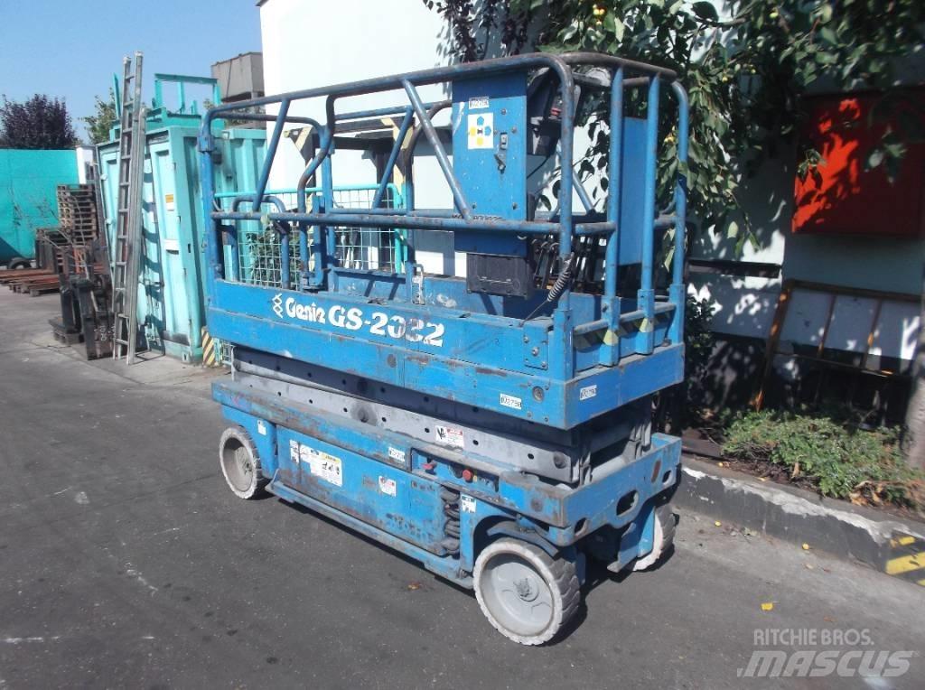 Genie GS 2032    V-2790 인원/화물 앨리베이터
