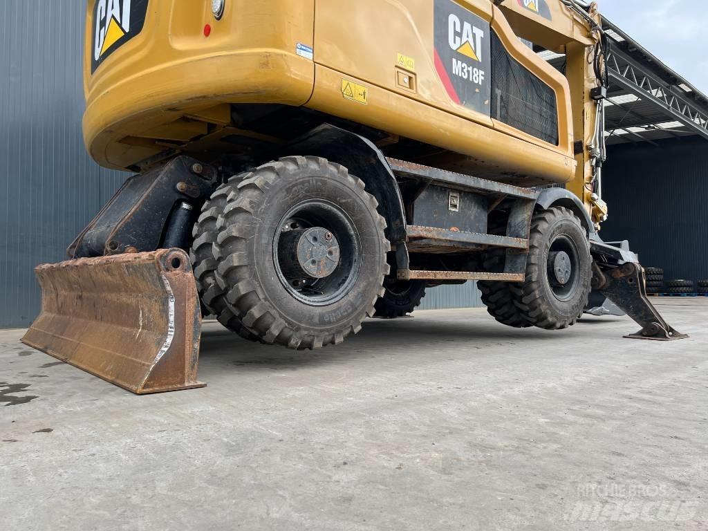 CAT M318F  휠 굴삭기