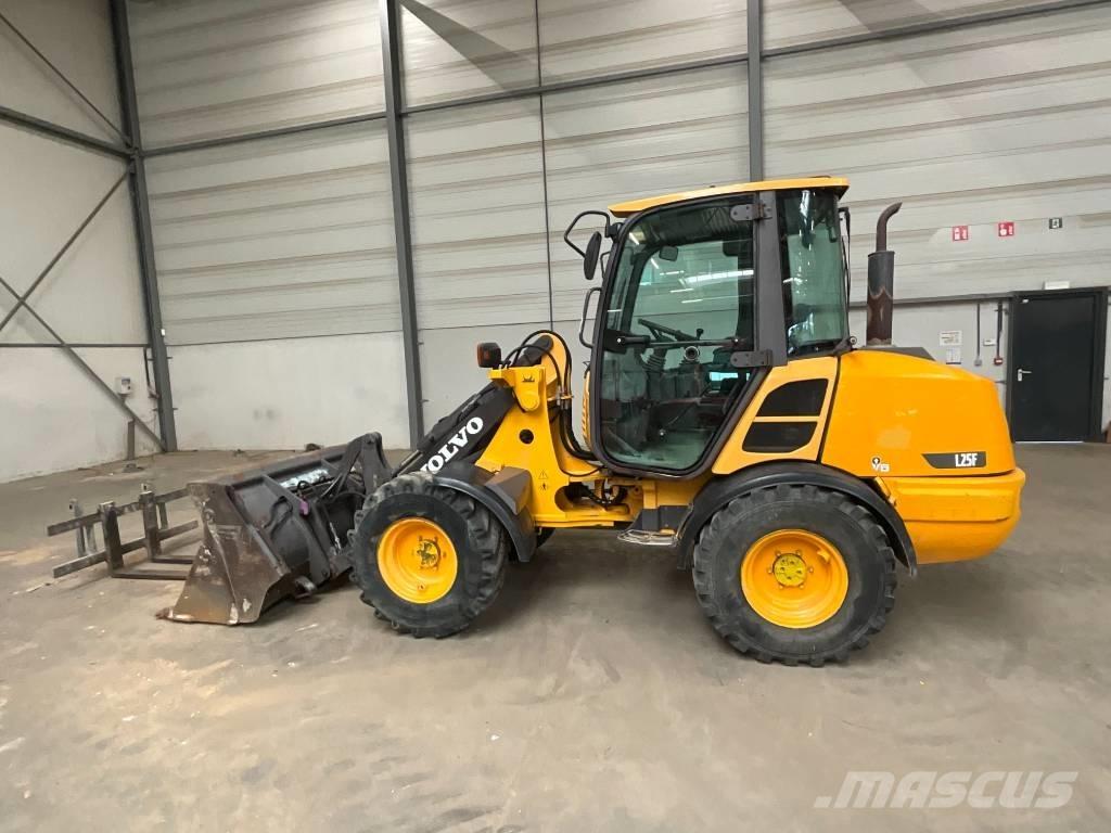 Volvo L 25 F  휠로우더