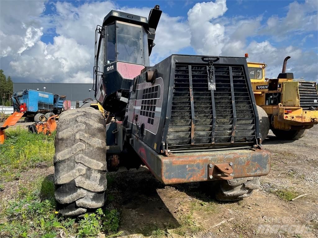 Valmet 911 원목 하베스터