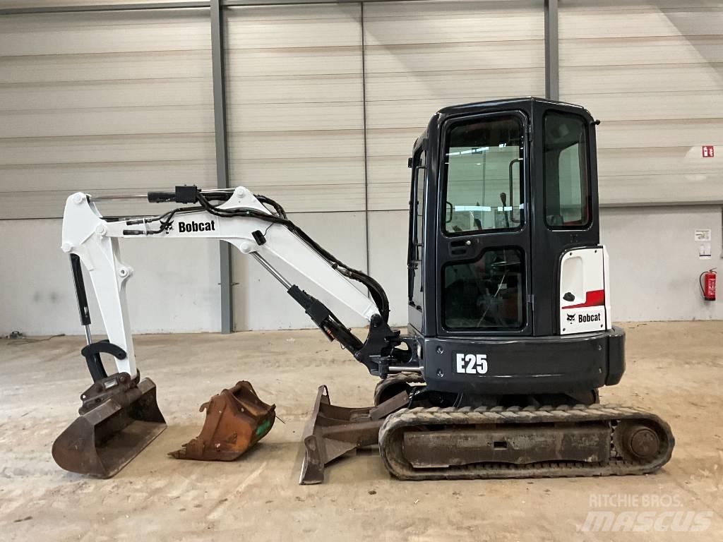 Bobcat E 25 소형 굴삭기 7톤 미만