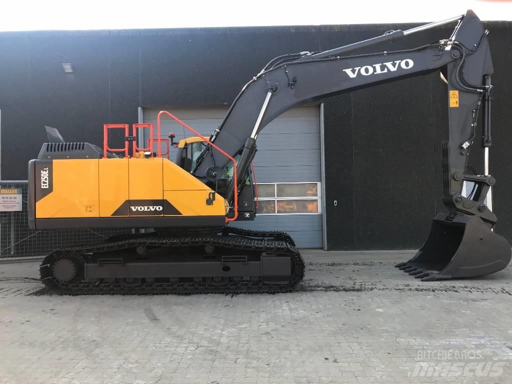 Volvo EC250E L 대형 굴삭기 29톤 이상