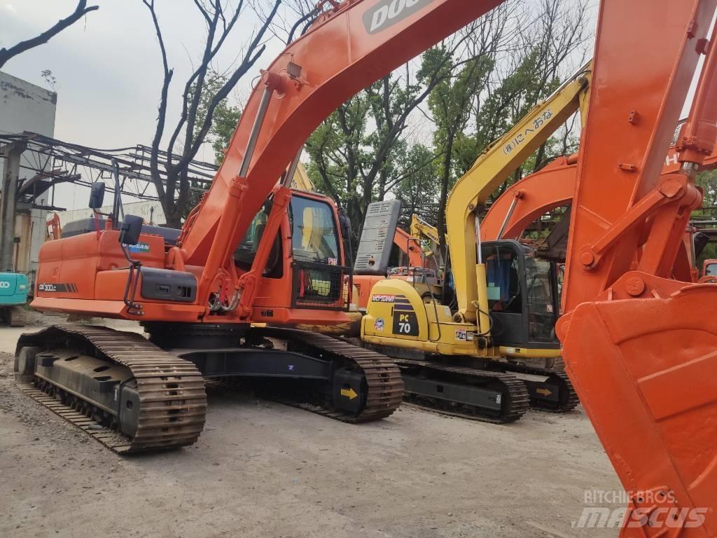 Doosan dx300 대형 굴삭기 29톤 이상