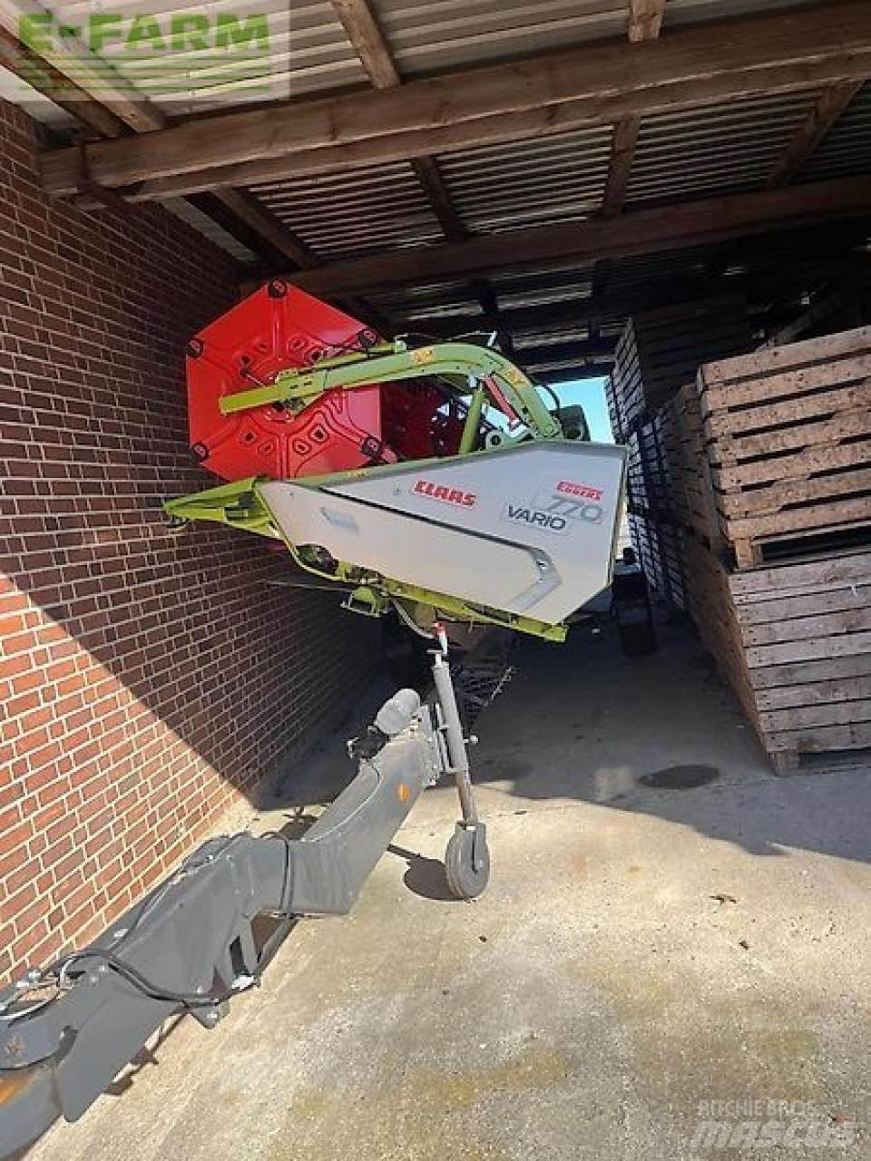 CLAAS trion 730 콤바인 수확기