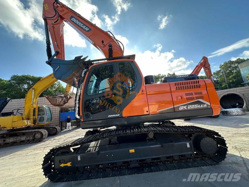 Doosan DX 225 LCA 대형 굴삭기 29톤 이상