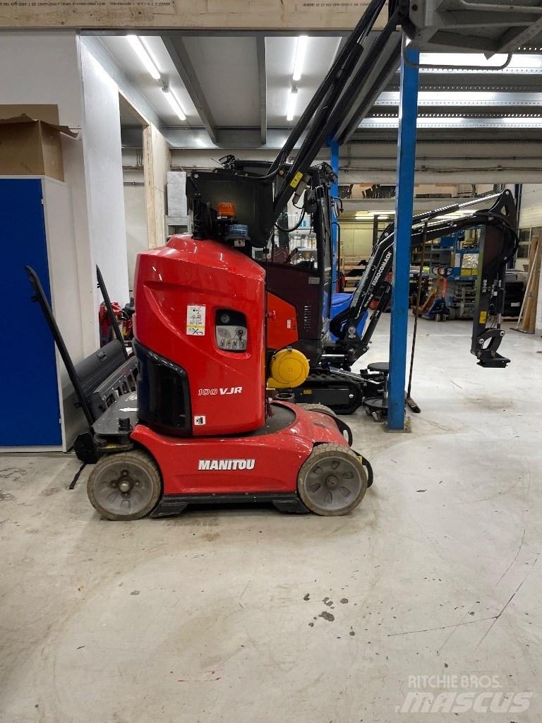 Manitou 100 VJR 인원/화물 앨리베이터