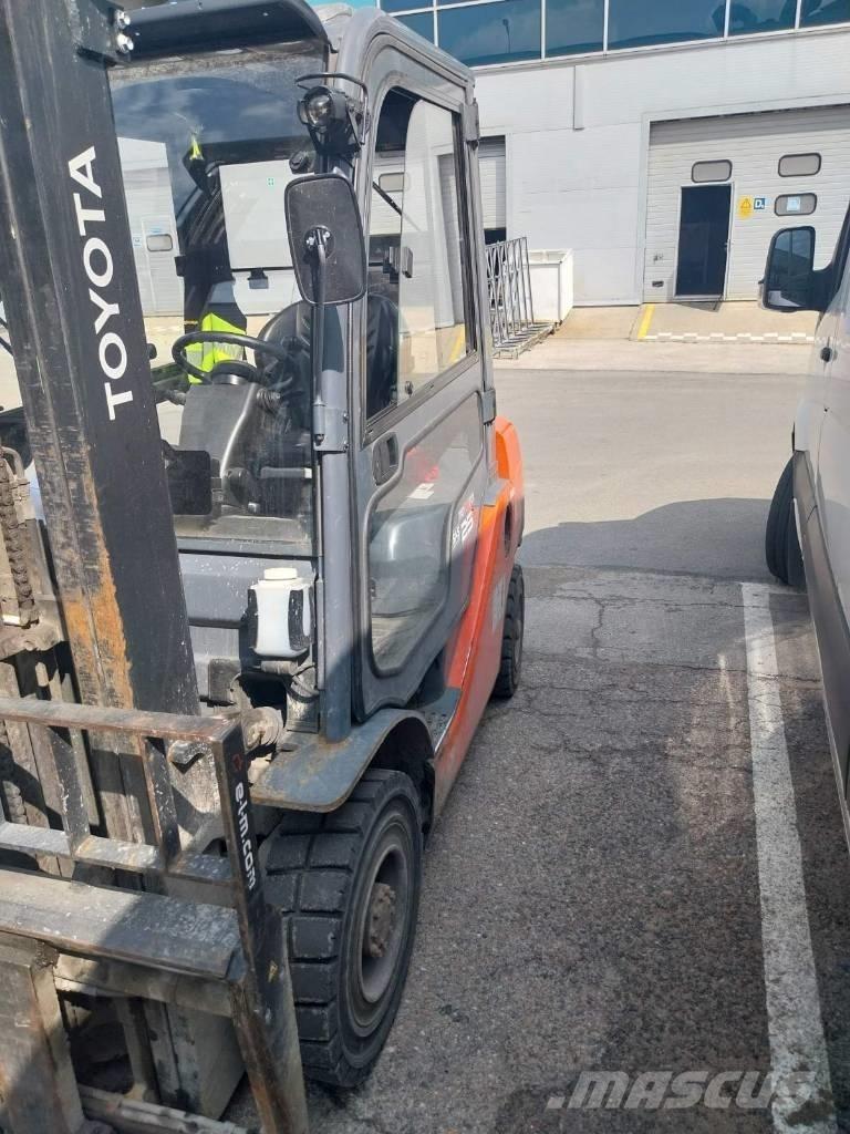 Toyota 02-8FDF25 디젤 지게차