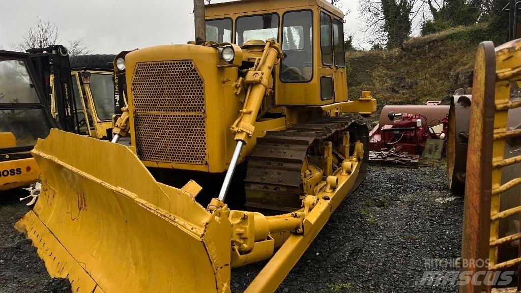 CAT D7 with ripper 크롤러 도저