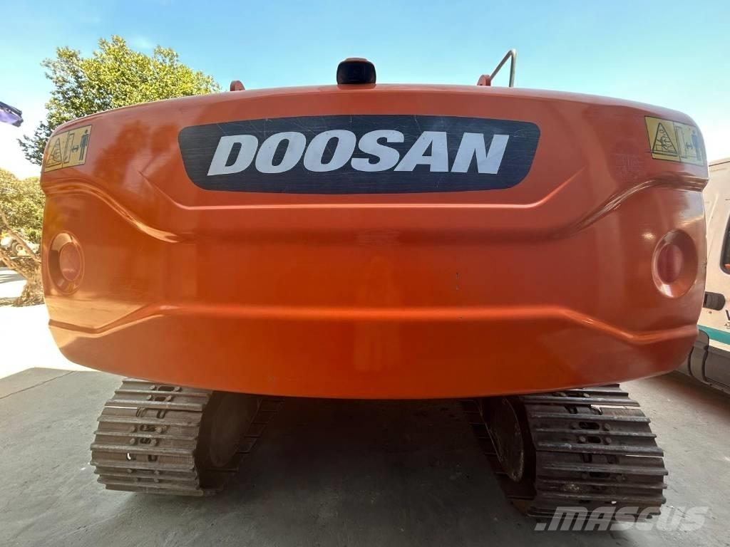 Doosan DX 225 대형 굴삭기 29톤 이상