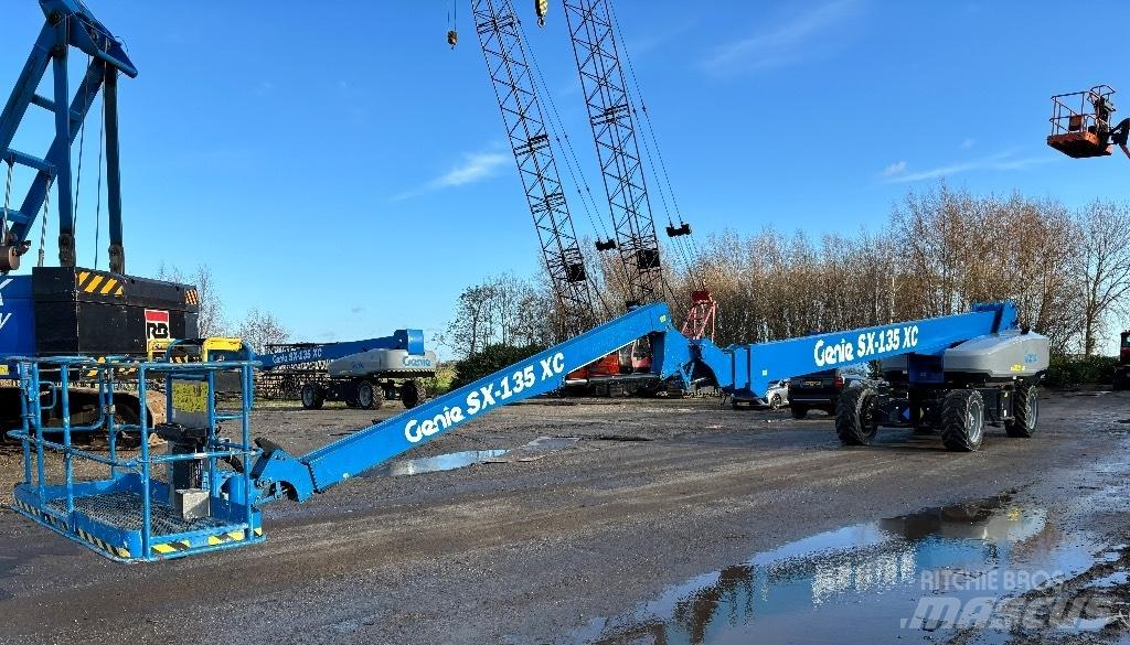 Genie SX 135 XC 견인식 전동이동 리프트