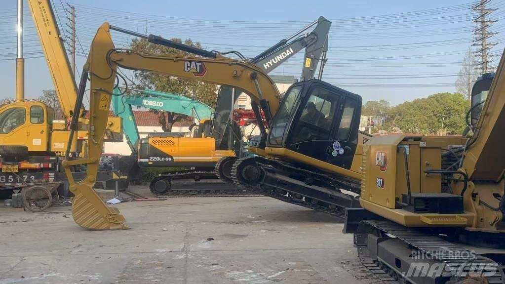 CAT 313 D 대형 굴삭기 29톤 이상