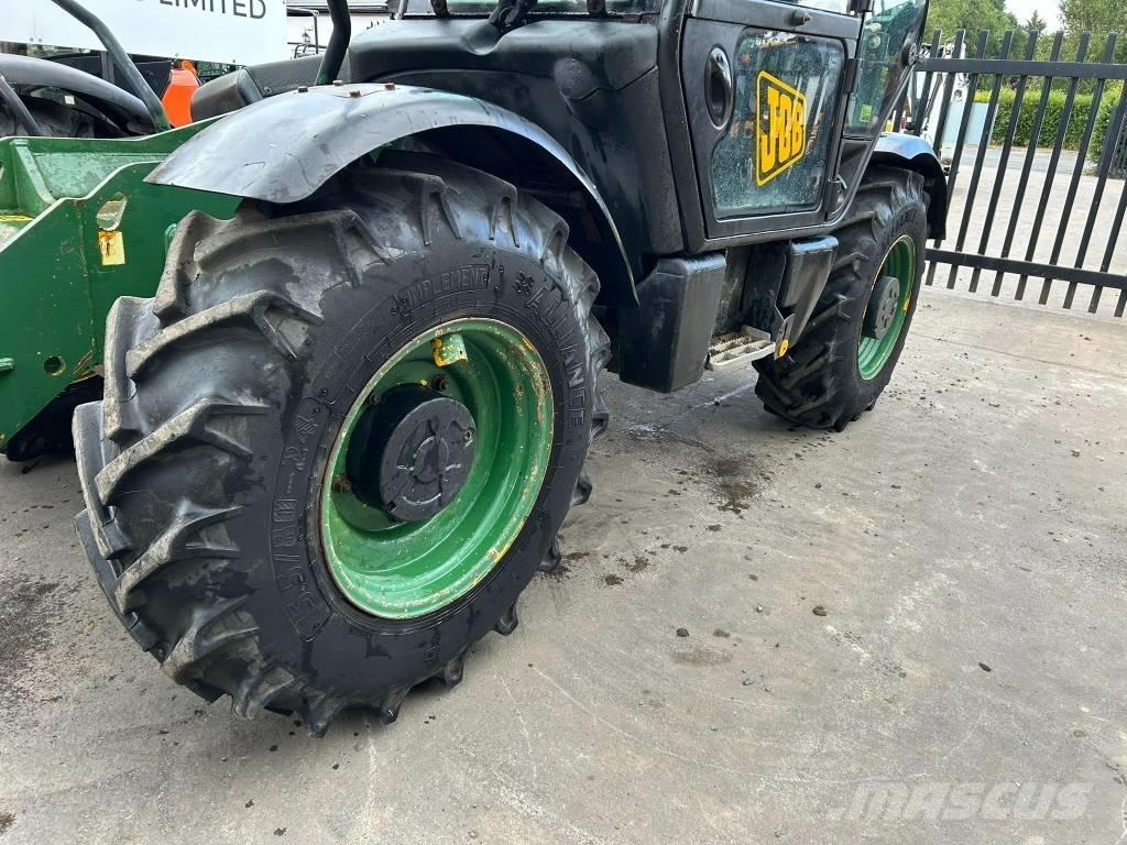 JCB 535-125 텔러 핸들러