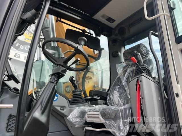 Liebherr 916  휠 굴삭기