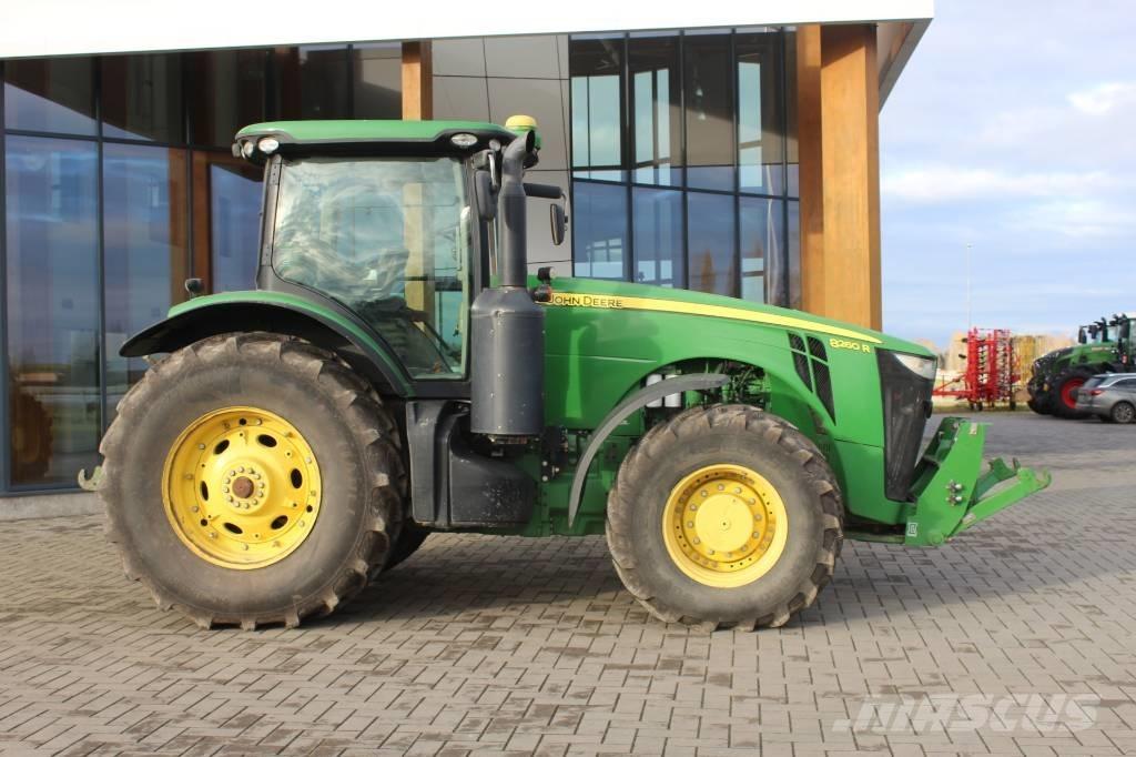 John Deere 8260 R 트랙터