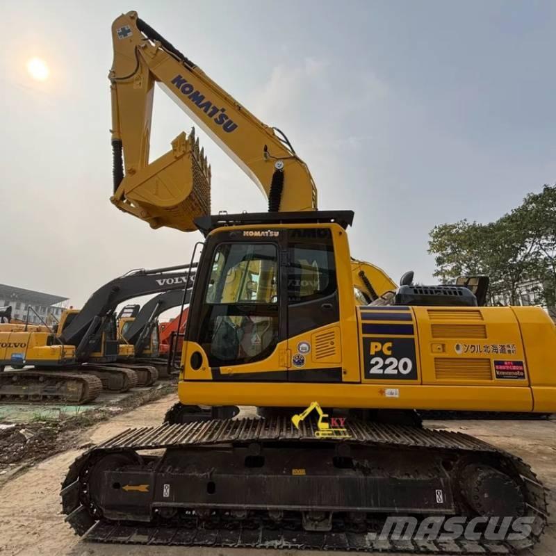 Komatsu PC 220-8 대형 굴삭기 29톤 이상
