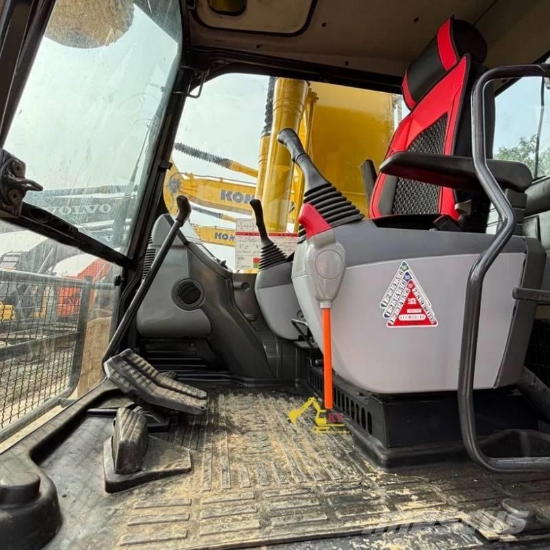 Komatsu PC 220-8 대형 굴삭기 29톤 이상