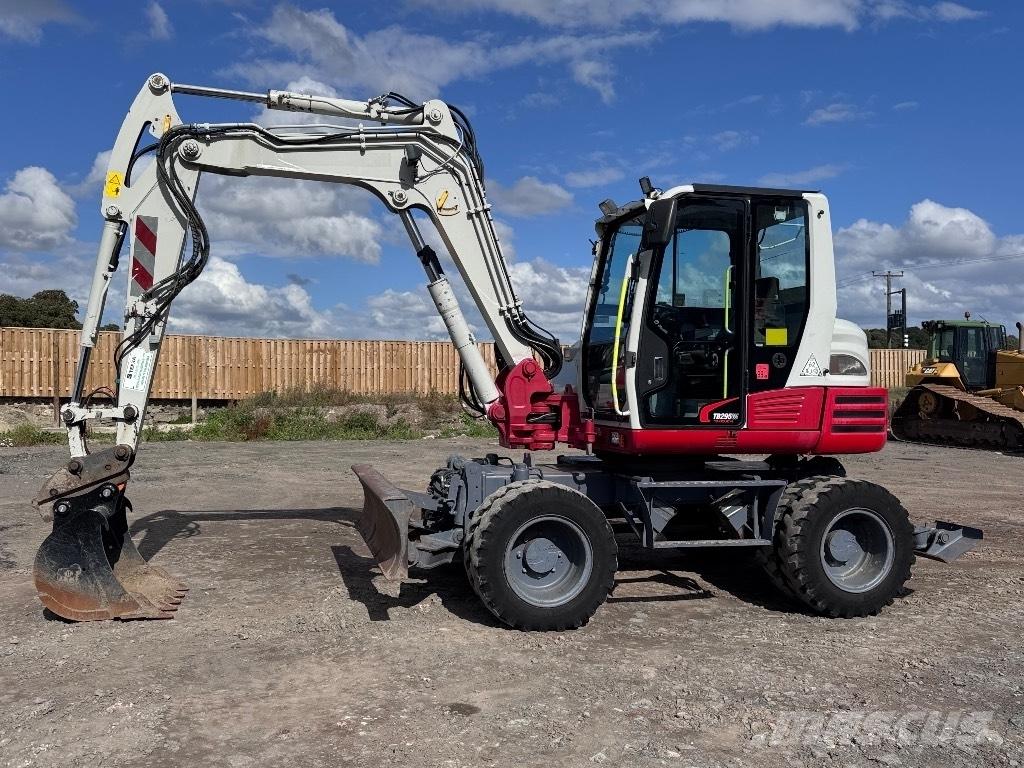 Takeuchi TB 295 W  휠 굴삭기