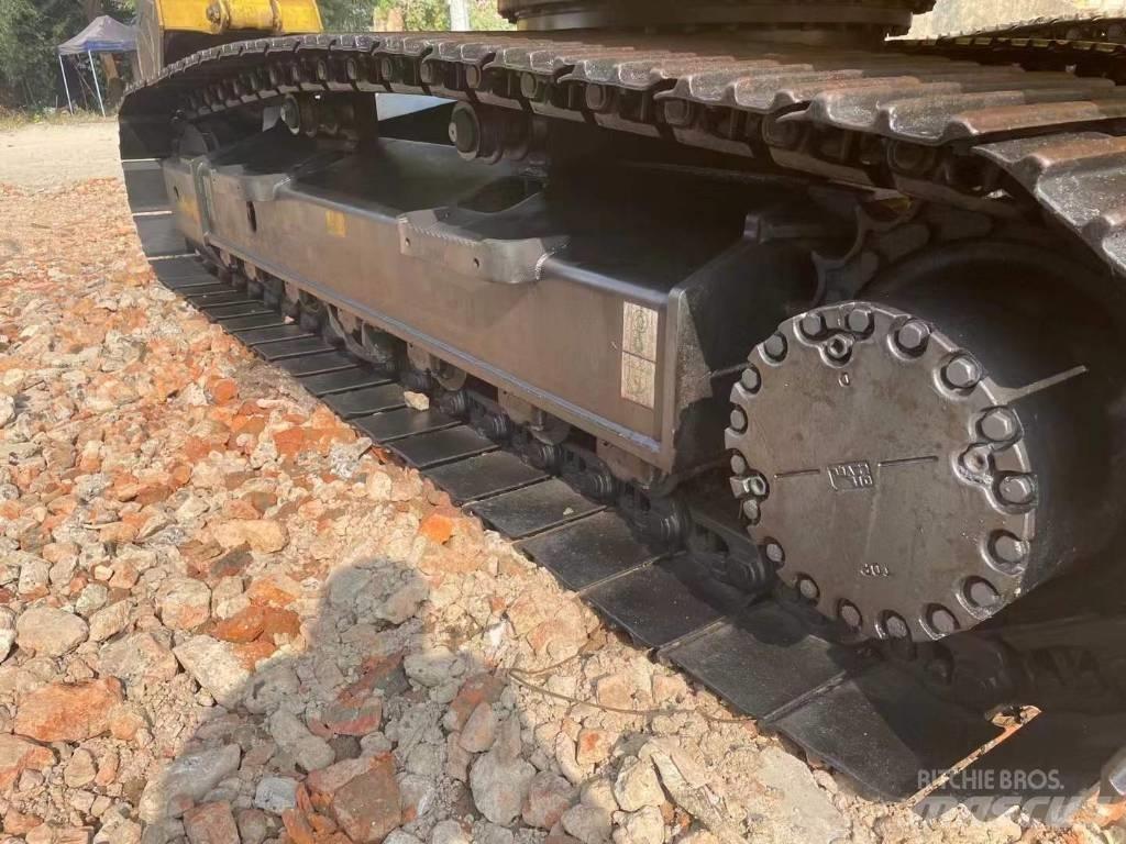 Komatsu PC200 대형 굴삭기 29톤 이상
