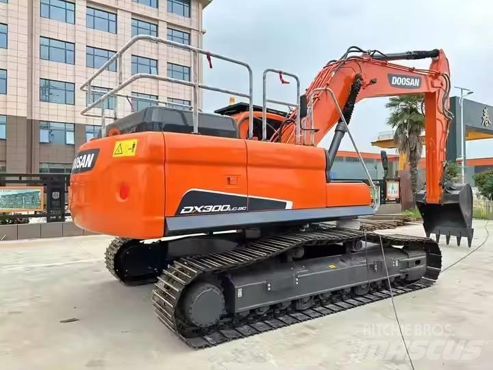 Doosan DX300LC-9C 대형 굴삭기 29톤 이상