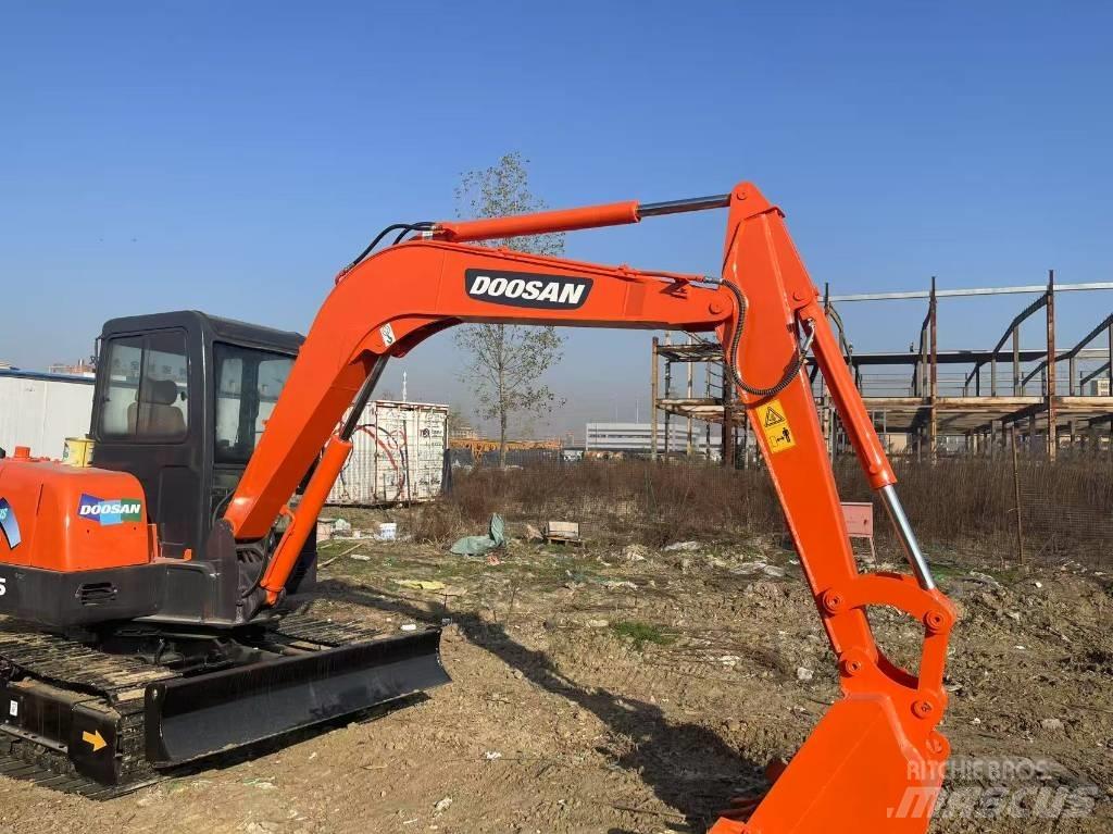 Doosan DH 55 소형 굴삭기 7톤 미만