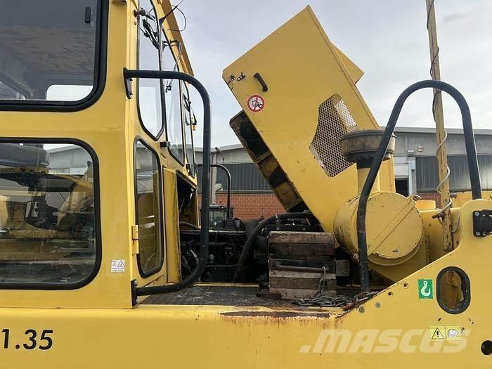 Corinsa CCR 2135 공기 타이어 롤러