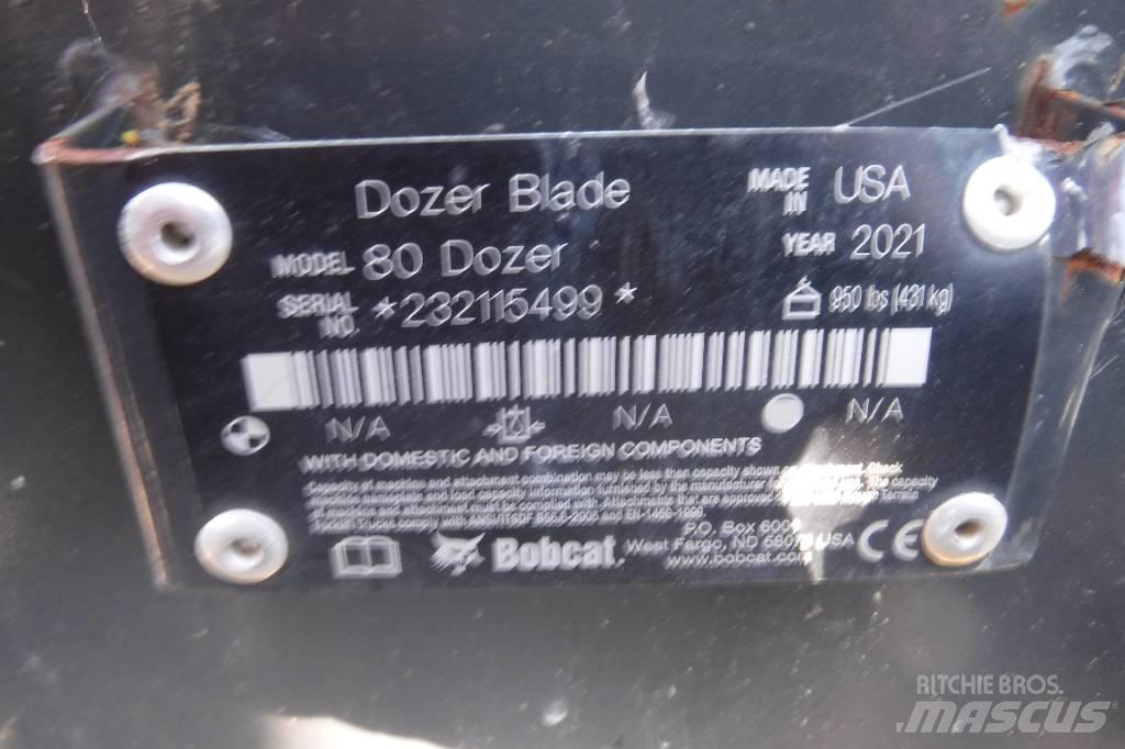 Bobcat T 76  스키드로더