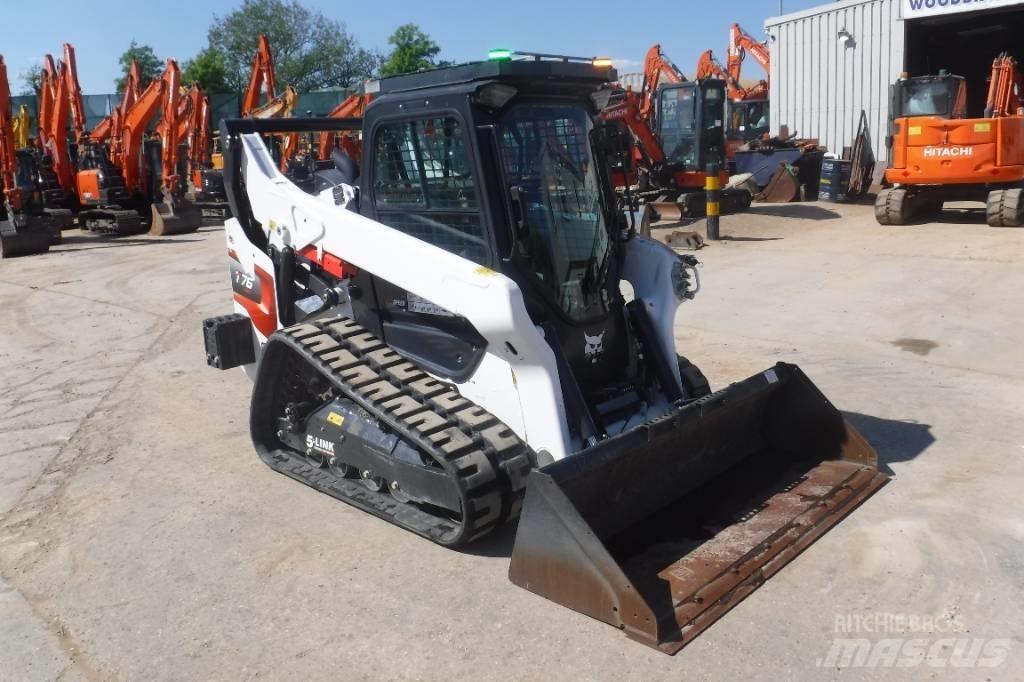 Bobcat T 76  스키드로더