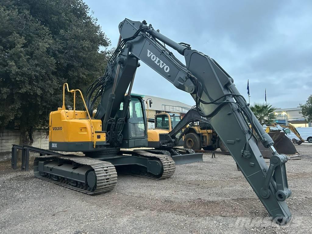 Volvo ECR 235 대형 굴삭기 29톤 이상