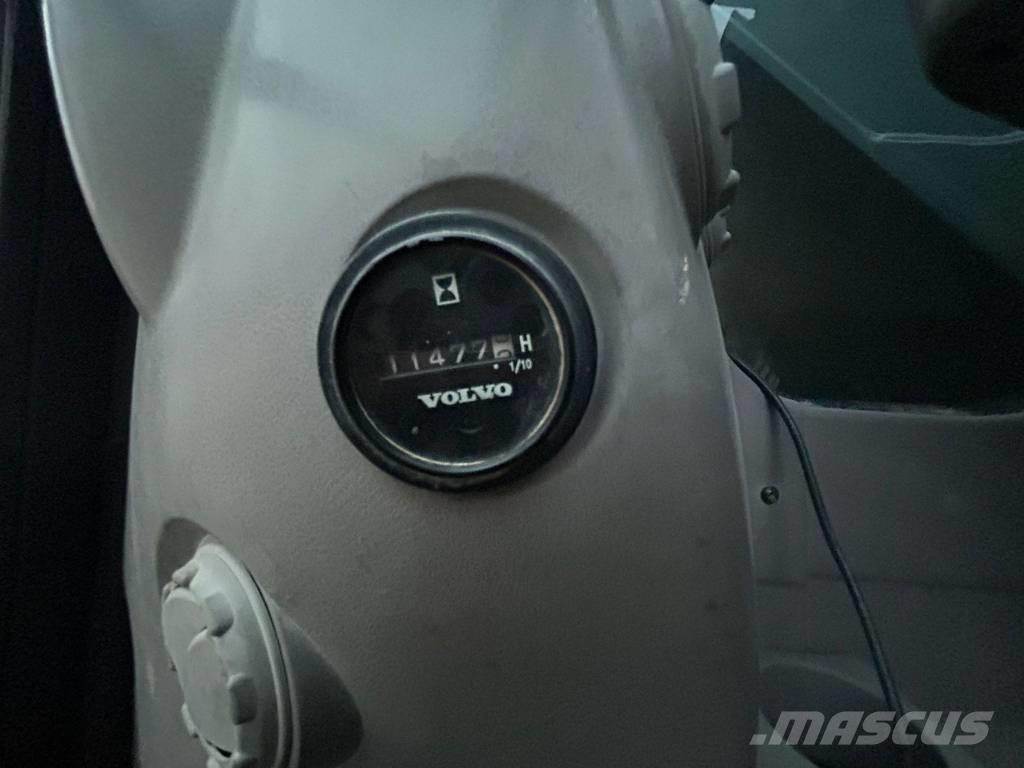 Volvo ECR 235 대형 굴삭기 29톤 이상