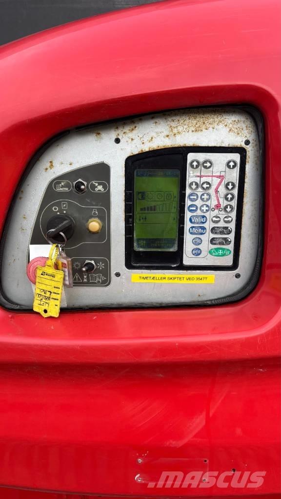 Manitou 180 ATJ 관절형 전동이동 리프트