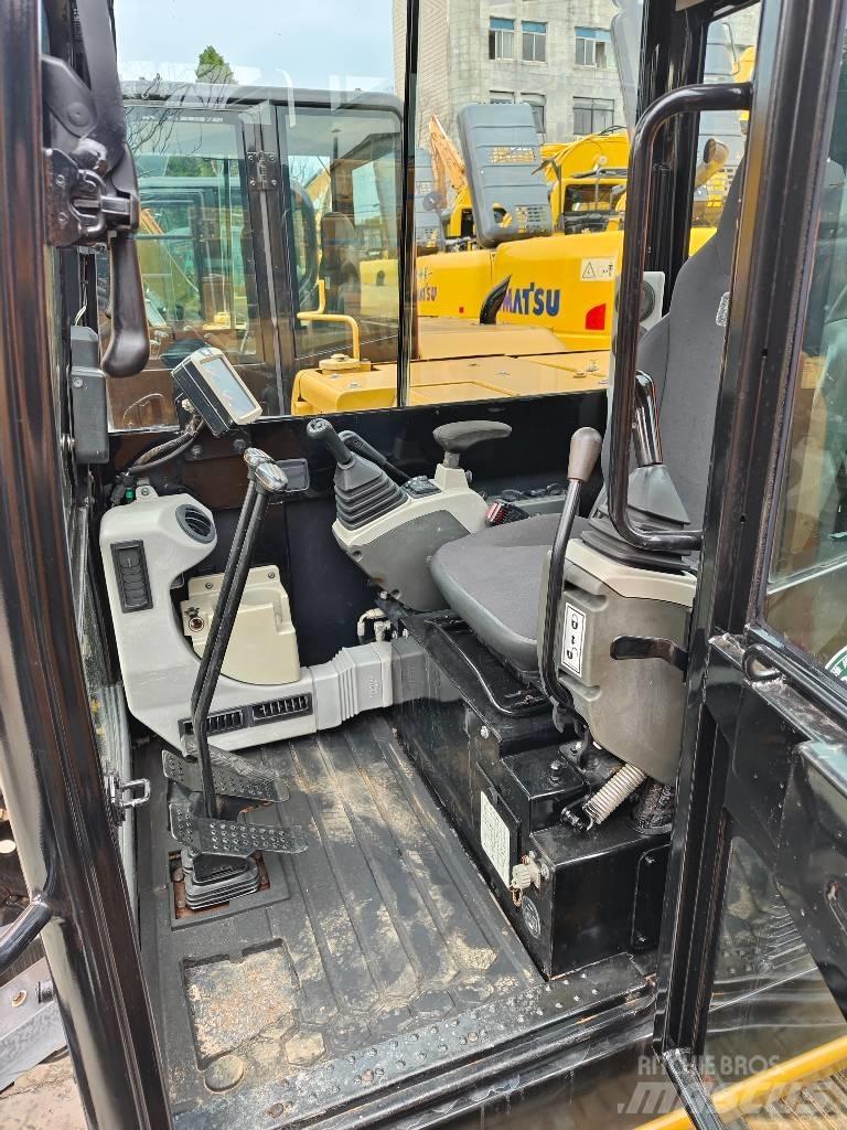 CAT 305.5 E2 소형 굴삭기 7톤 미만
