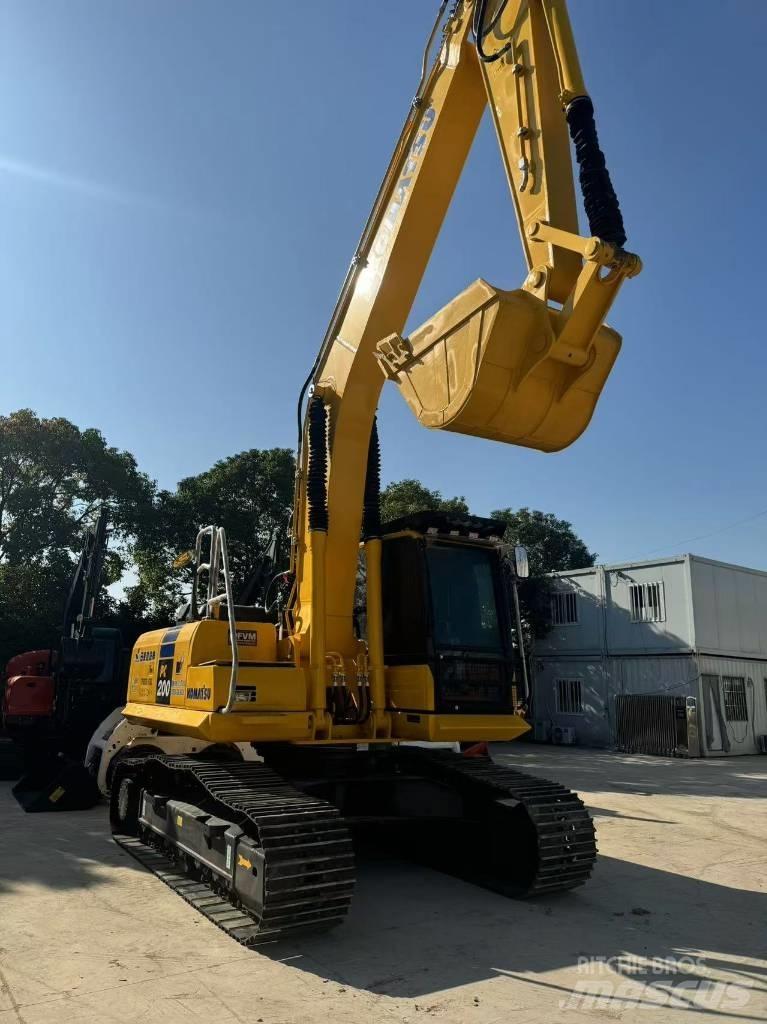 Komatsu PC 200-8 대형 굴삭기 29톤 이상