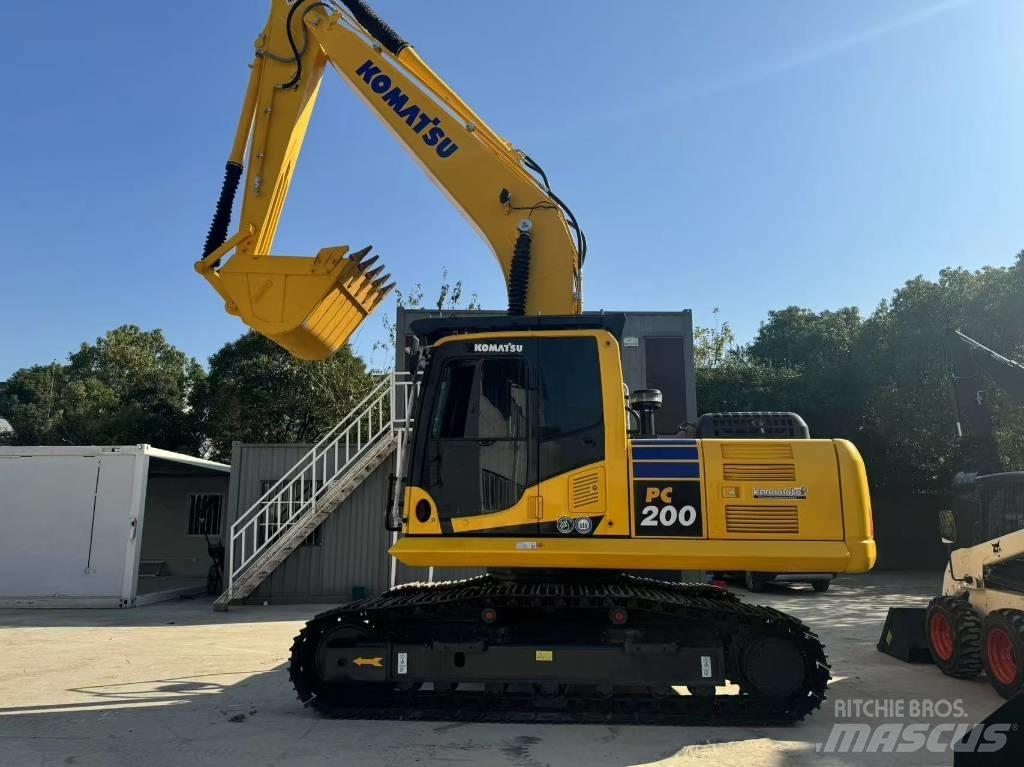 Komatsu PC 200-8 대형 굴삭기 29톤 이상