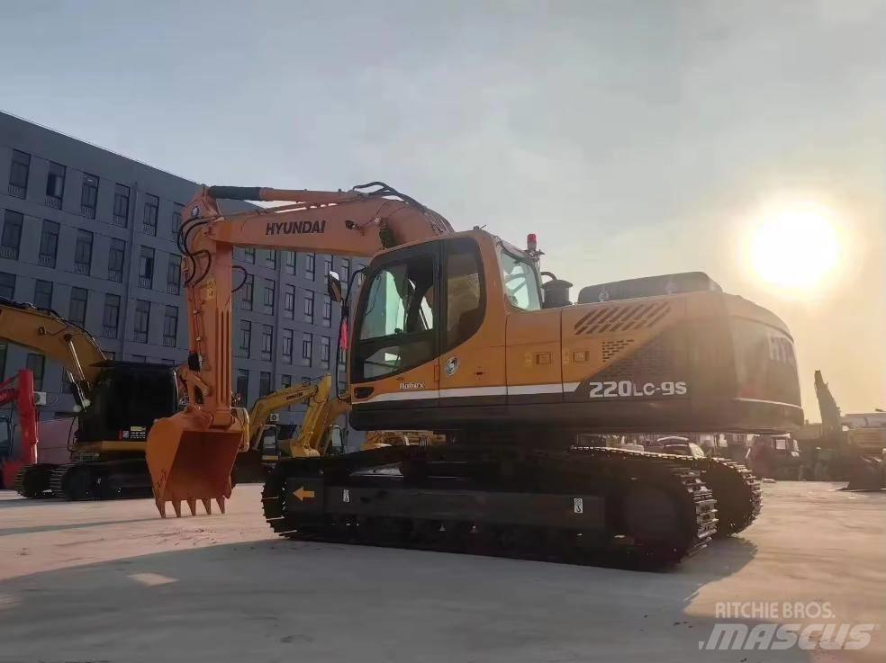 Hyundai HX 220 LC-9S 대형 굴삭기 29톤 이상