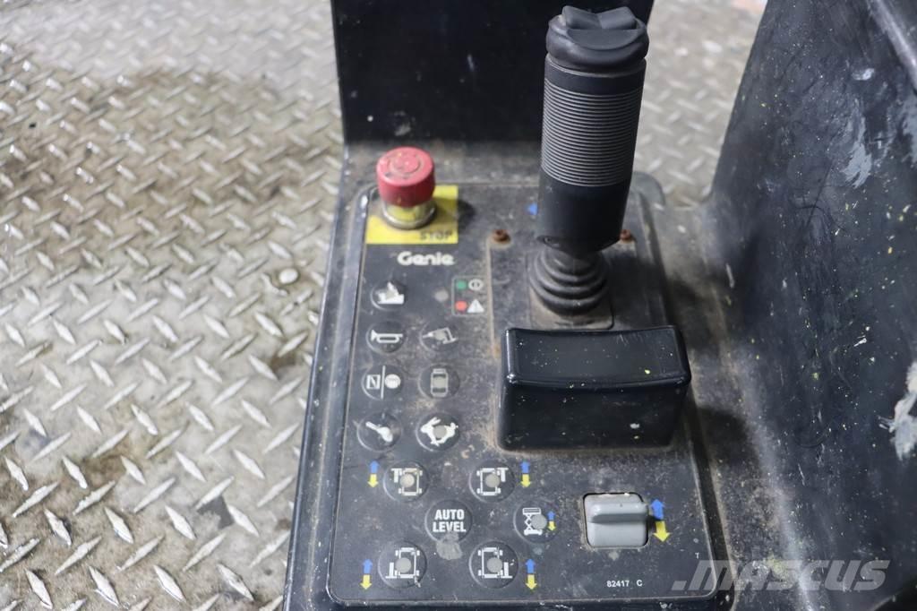 Genie GS2668RT 가위형 리프트