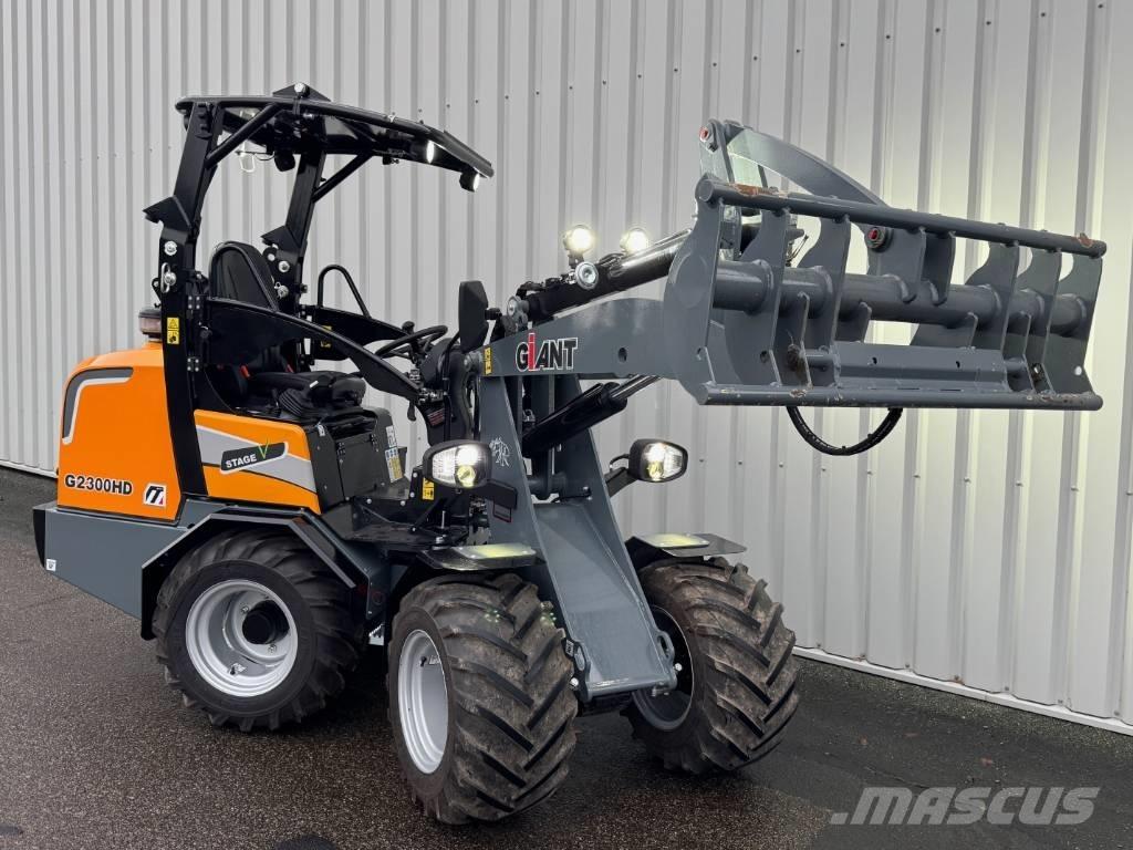 GiANT G 2300 HD  휠로우더