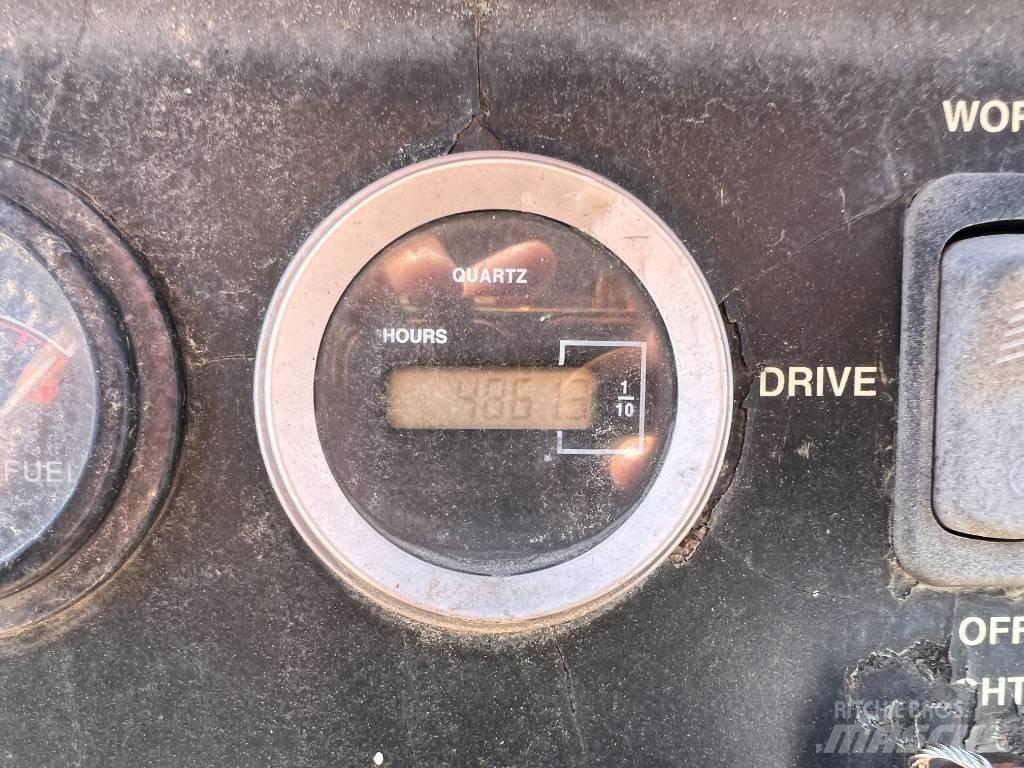 John Deere 210LE 프론트 로더 및 굴착기