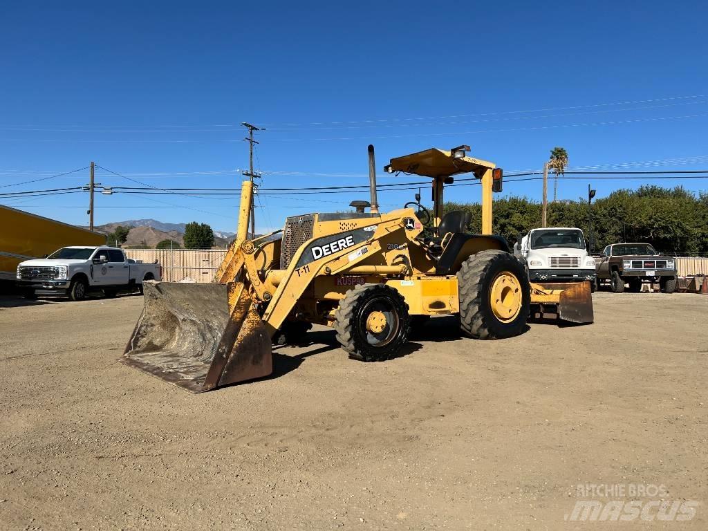 John Deere 210LE 프론트 로더 및 굴착기