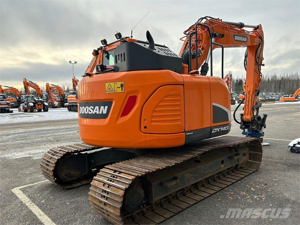 Doosan DX140LCR-5 대형 굴삭기 29톤 이상