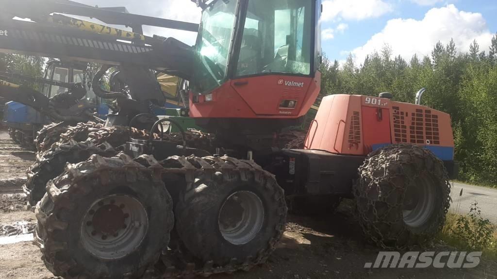 Valmet 901.2 원목 하베스터