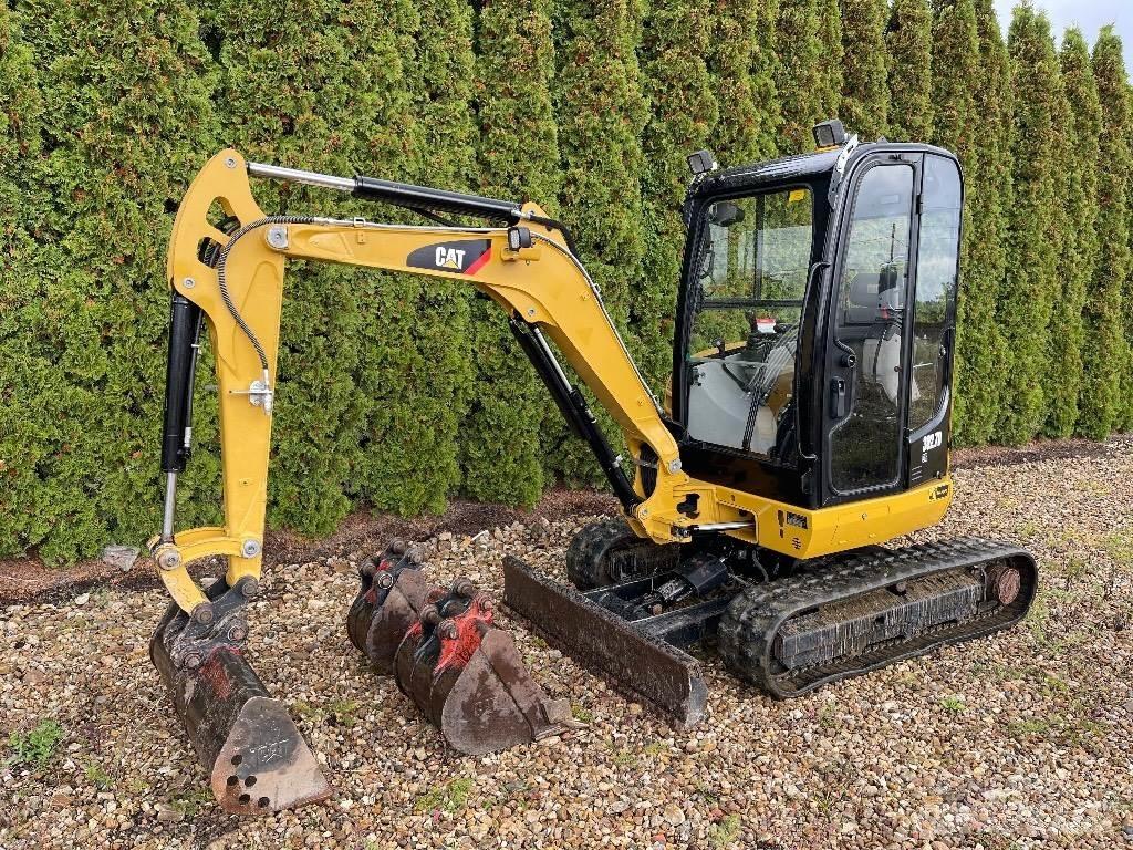 CAT 302.7D CR 소형 굴삭기 7톤 미만