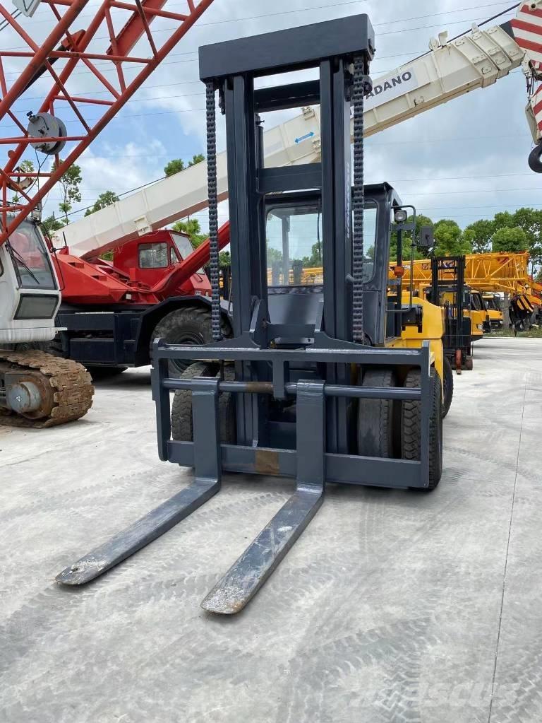 Komatsu FD 160 디젤 지게차