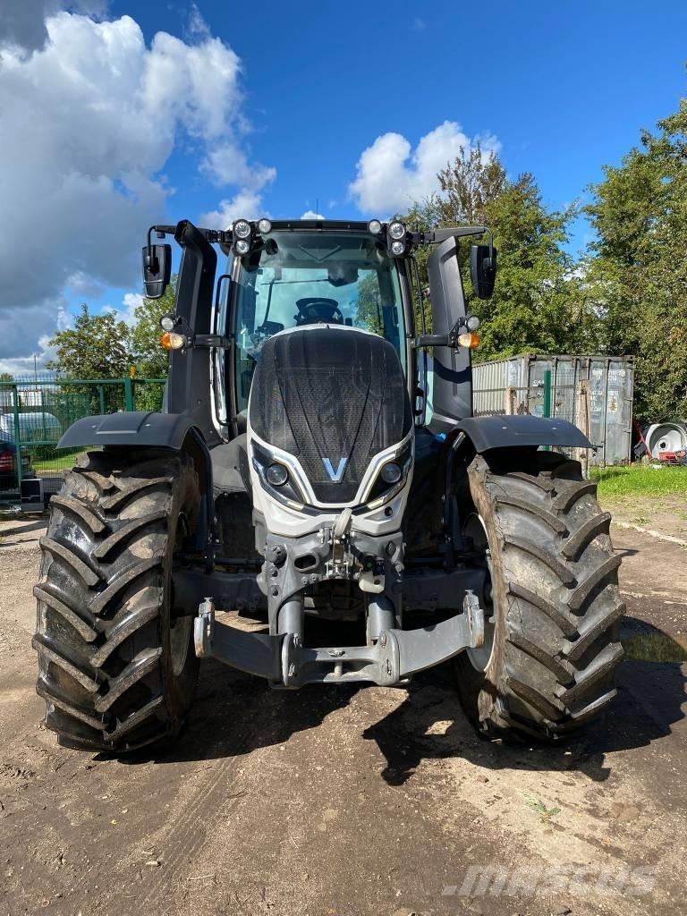 Valtra T 235 트랙터